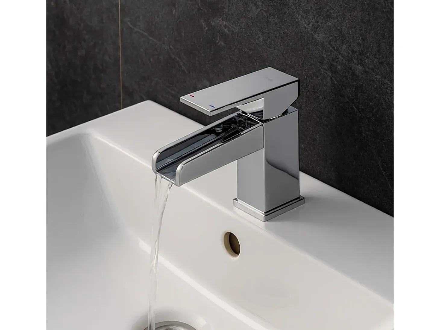 Luzz Torneira misturadora lavatório cascata baixa cromada Essebagno