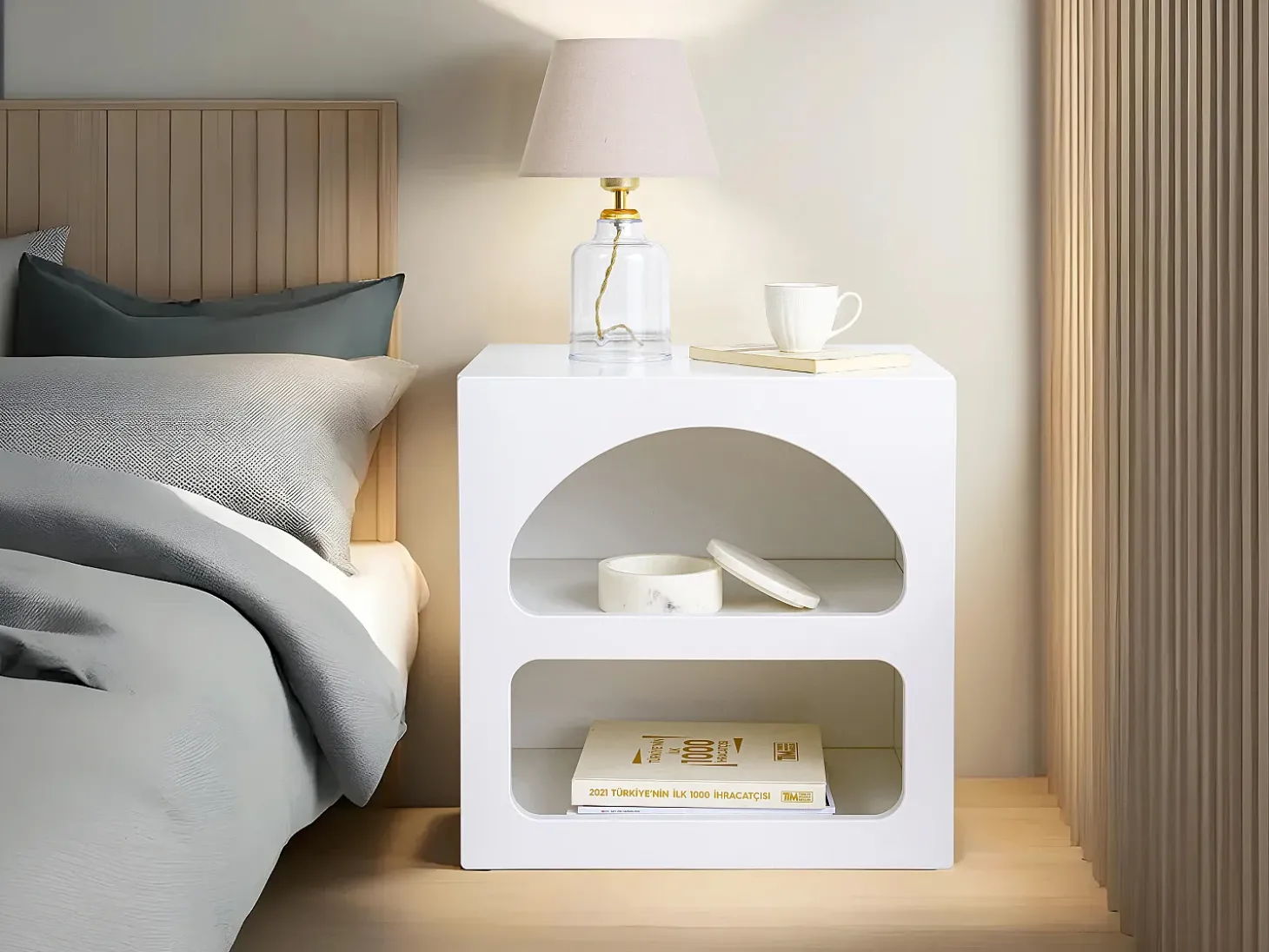 Mesa de cabeceira com espaço de arrumação branco - LUELA