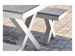 Mesa de jardim em alumínio com tampo em HPL