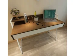 MESA MODERNA COM GAVETAS E DIVISÓRIAS EM CARVALHO ESCURO PREMIUM 100 CM