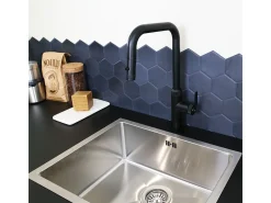 Molette Misturadora de lavatório com chuveiro de mão extraível em preto mate Essebagno