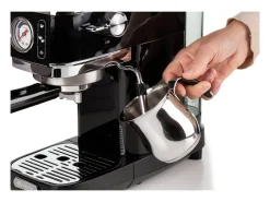 Máquina de espresso Ariete 1381 preta 15 bares, 1300W, compatível com café moído e cápsulas, com manómetro e Maxi-Cappuccino