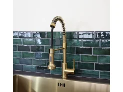 Plimo Misturadora de lavatório com chuveiro dourado móvel Essebagno