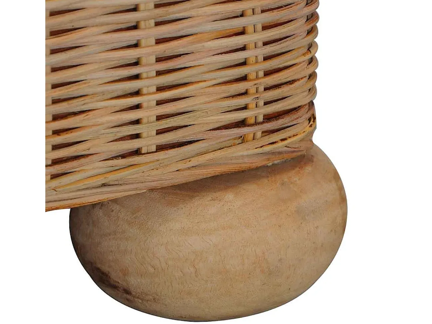 Poltrona com almofadões em vime natural