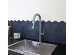 Portofino Misturadora de lavatório com chuveiro de mão extraível cinza esverdeado Essebagno