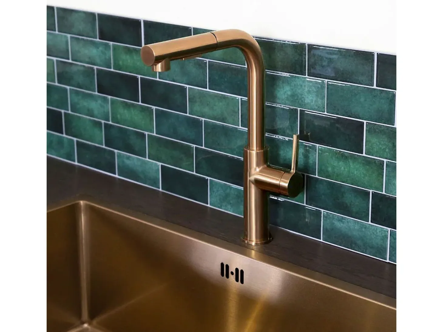 Pure II Misturadora de lavatório com chuveiro de mão extraível em cobre escovado Essebagno