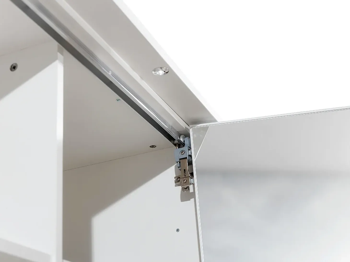 Roupeiro 2 portas com espelho e LEDs C255 cm cor branca INGINA