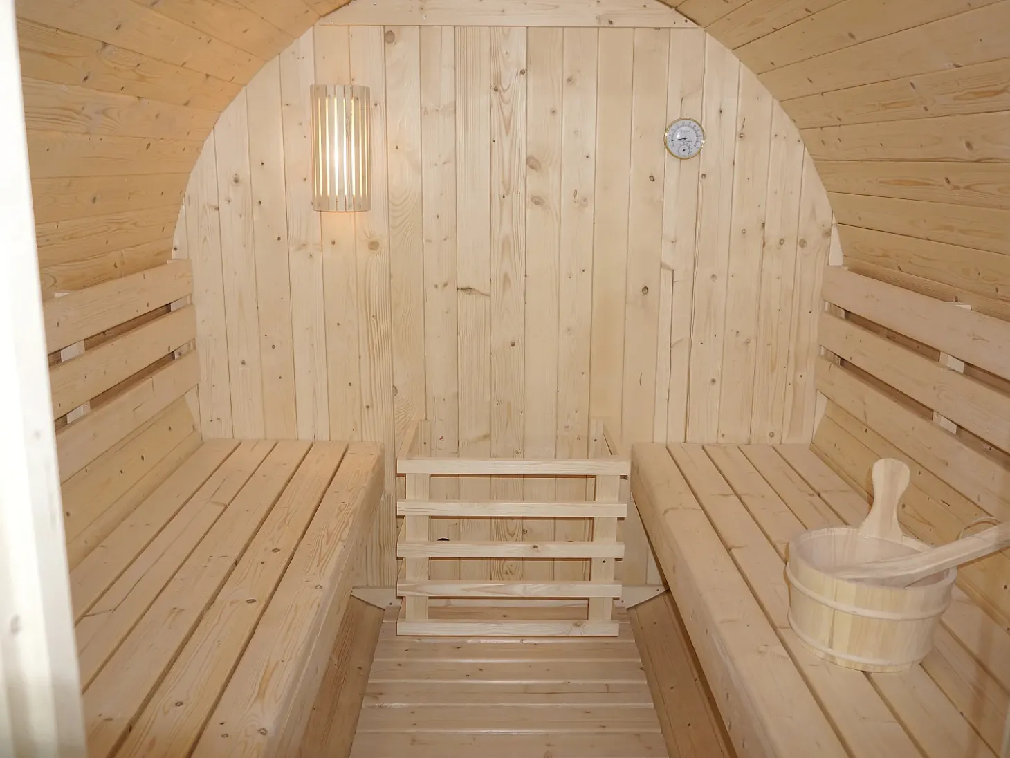 Sauna de exterior 6 lugares, C185 x L220 x A190 cm, ISOKYRO