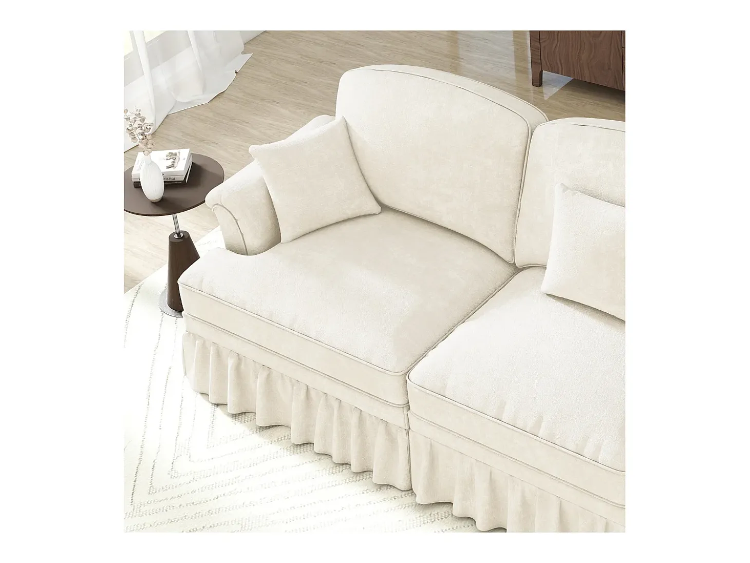 Sofá chesterfield 2 lugares em felpudo bege - com 2 puffs e 2 almofadas - saia removível - 194x140x93cm