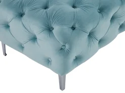 Sofá de 3 lugares, 2 lugares e pufe chesterfield em veludo azul pastel EDWINA