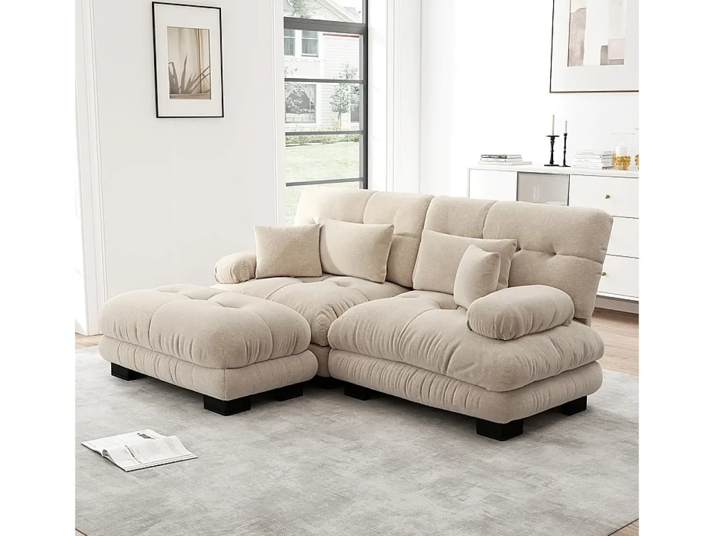 Sofá de canto Cloud, chenille, dois lugares, com 2 almofadas lombares e 2 almofadas decorativas, braços largos e apoio para os pés, bege