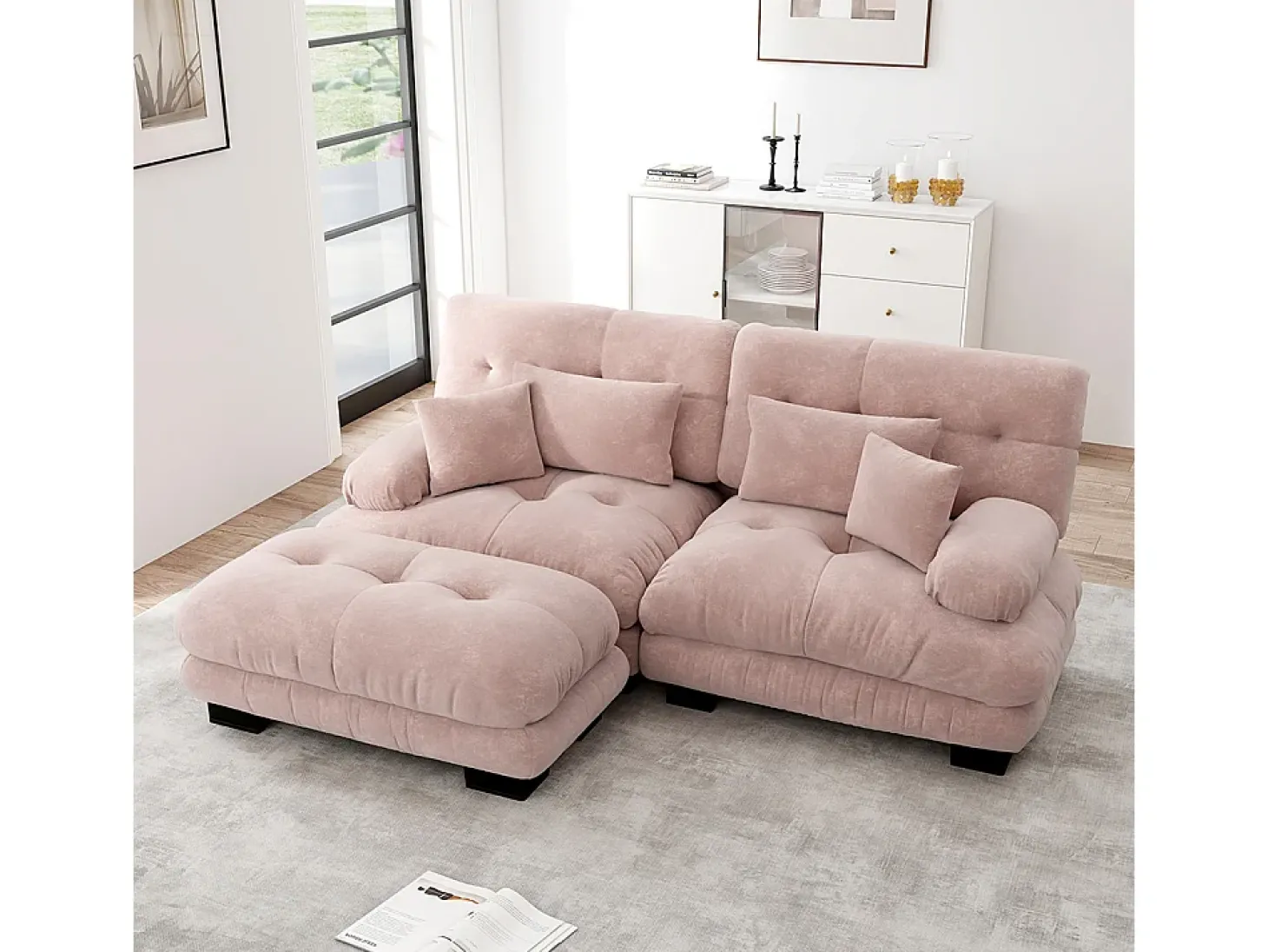 Sofá de canto Cloud, chenille, dois lugares, com 2 almofadas lombares e 2 almofadas decorativas, braços largos e apoio para os pés, rosa