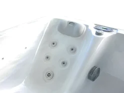 Spa 2 lugares branco pérola com cobertura, 18 jatos, C210xL110xA74cm, motor BALBOA, TAHITI