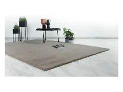 Tapete 110x60cm, design E005N na cor taupe - Conforto e elegância para o seu interior.