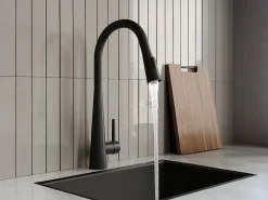 Torneira de cozinha com flexível extraível em aço inoxidável preto fosco - RONA