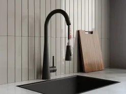 Torneira de cozinha com flexível extraível em aço inoxidável preto fosco - RONA
