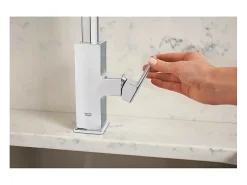 Torneira de cozinha GROHE Tallinn Quickfix cromada com chuveirinho