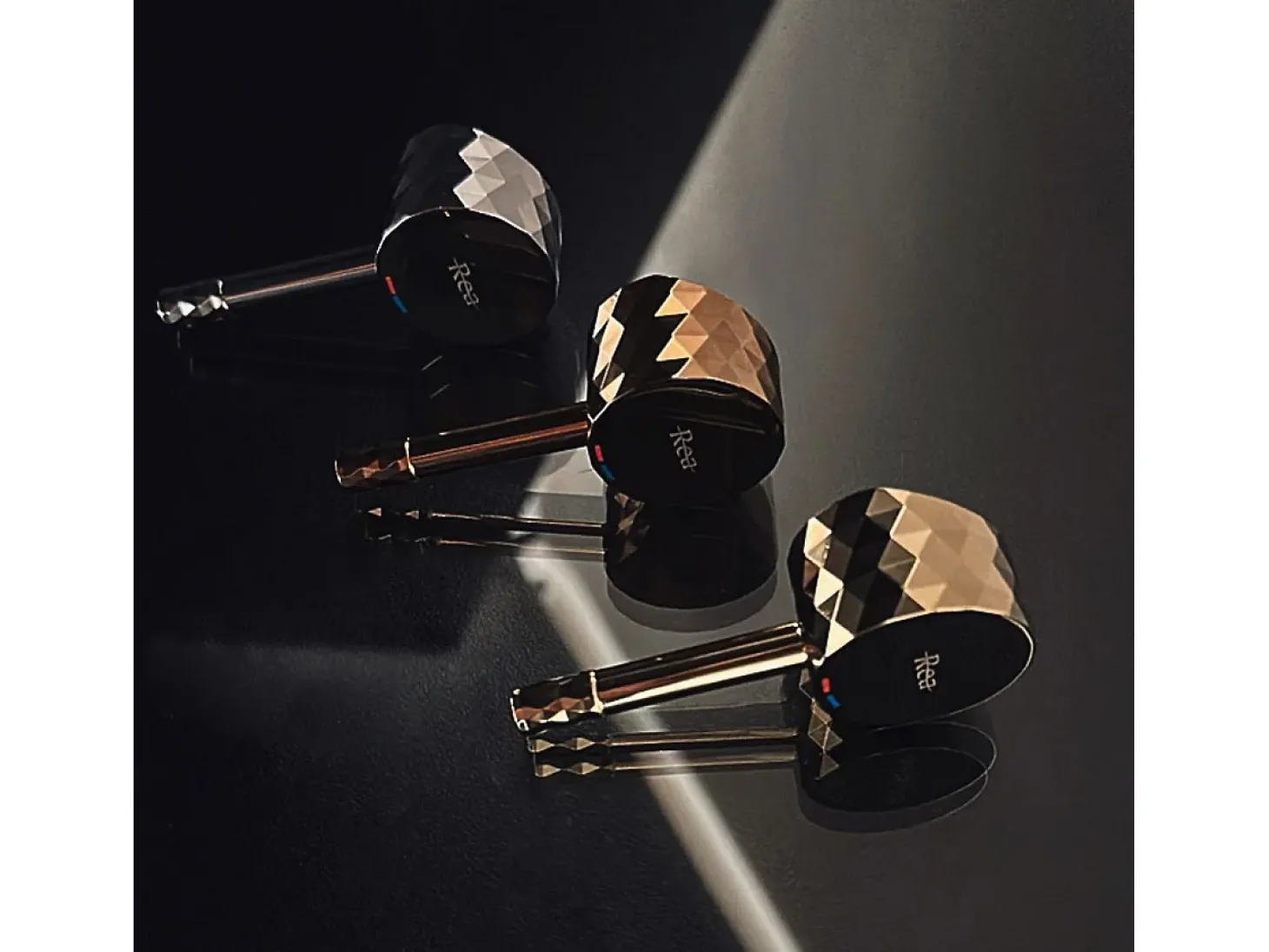 Torneira Para Bidê Rea Lungo Loop Diamond Golden